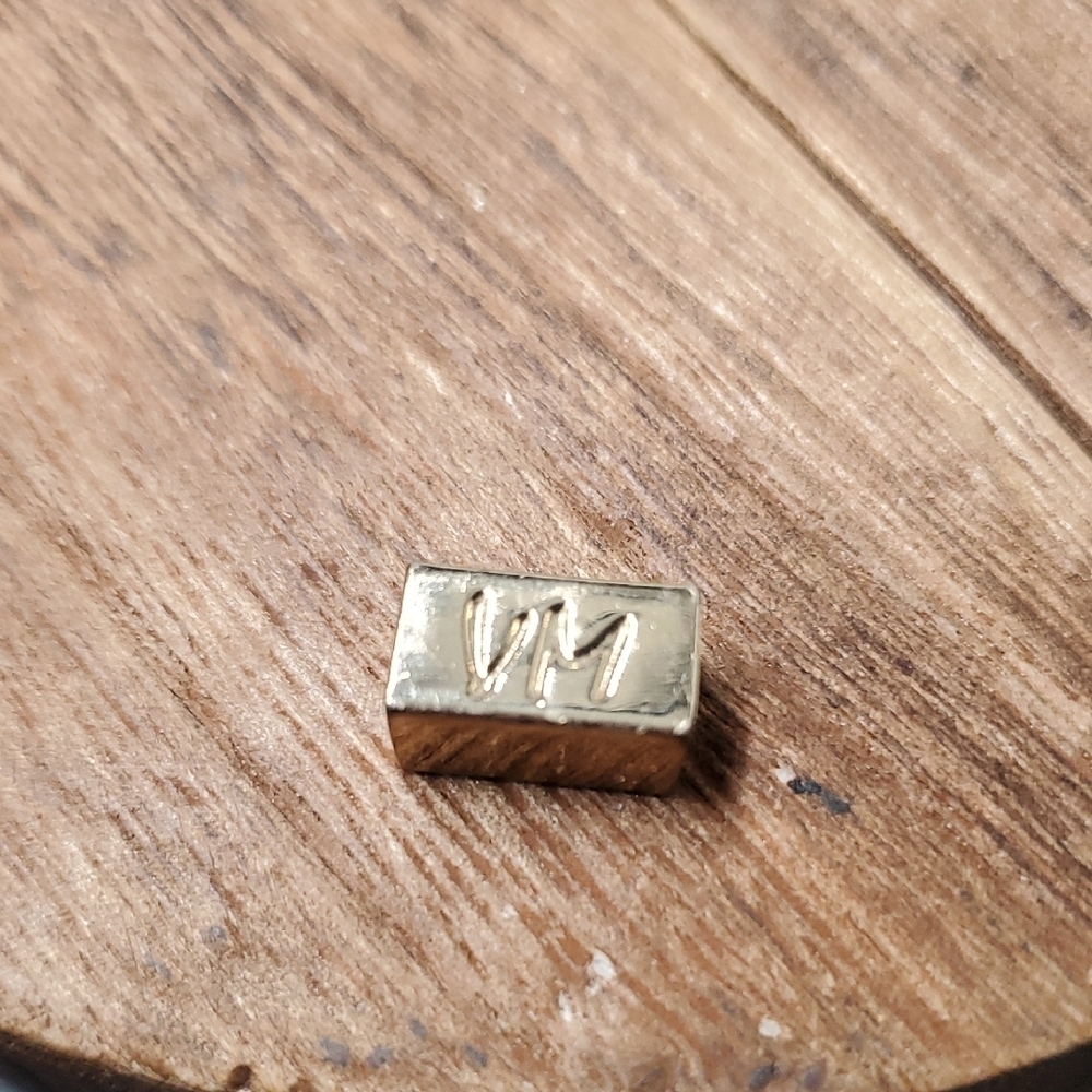 P279 Vanessa Mooney Pendant Charm